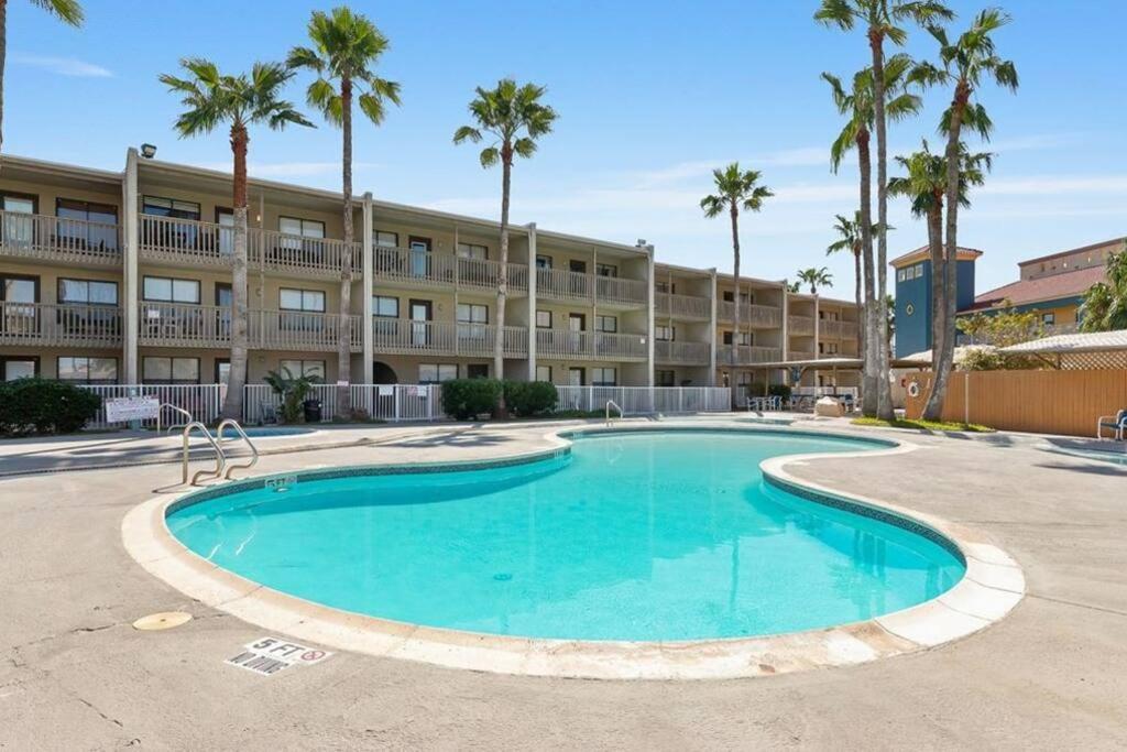 2 Bed 2 Bath Condo By Beach With Resort Pool Саут Падре Алънд Екстериор снимка
